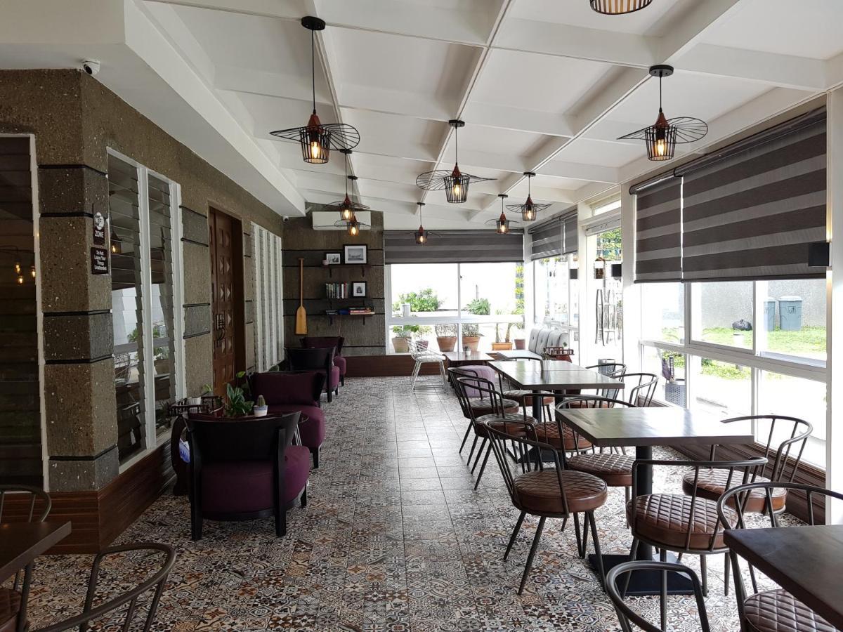 Casa Estela Boutique Hotel & Cafe Calapan エクステリア 写真